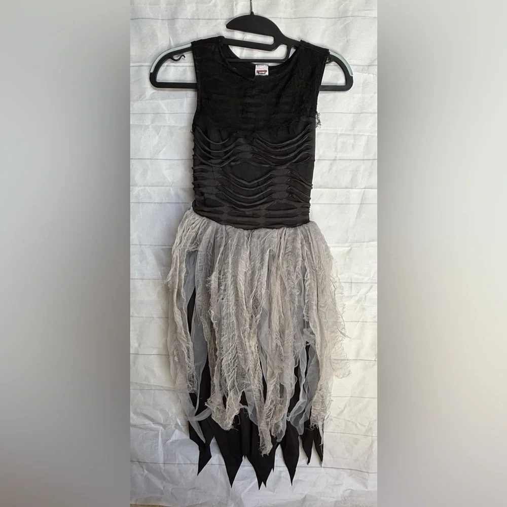 Girl Reaper Halloween Costume Size M Girls NO CHAINS - Picture 4 of 16